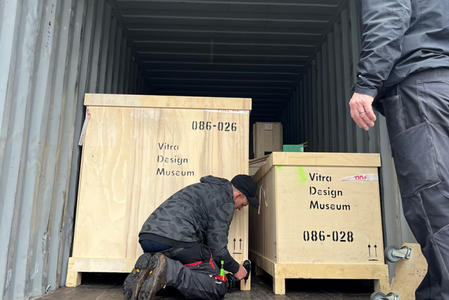 Three containers were filled by the Vitra team at the end of February to bring the exhibition to Montréal.