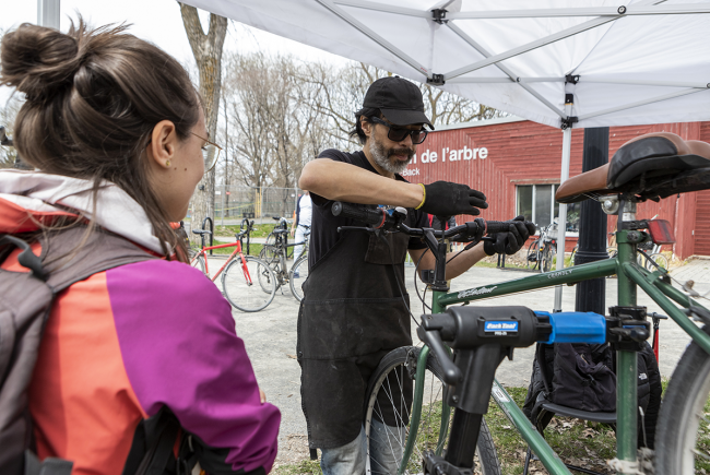 Des ateliers de mise au point de vélo sont offerts durant le Printemps citoyen.