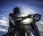 Statut Copernic devant le Planétarium Rio Tinto Alcan