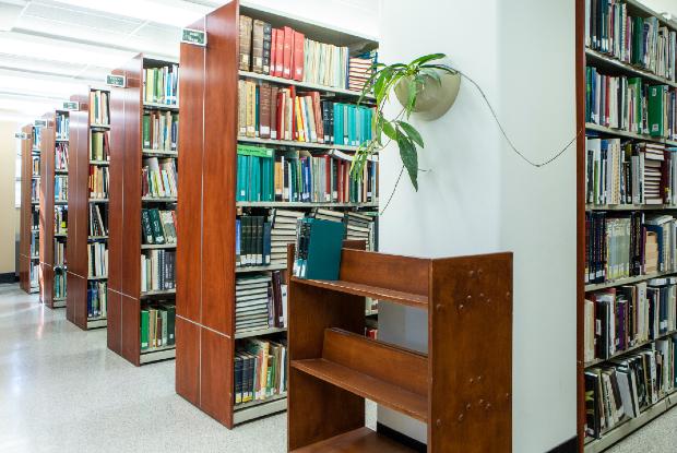 Livres à la bibliothèque du Jardin botanique 