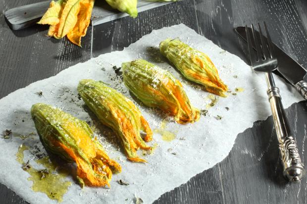 Fleurs de courgettes farcies et panées