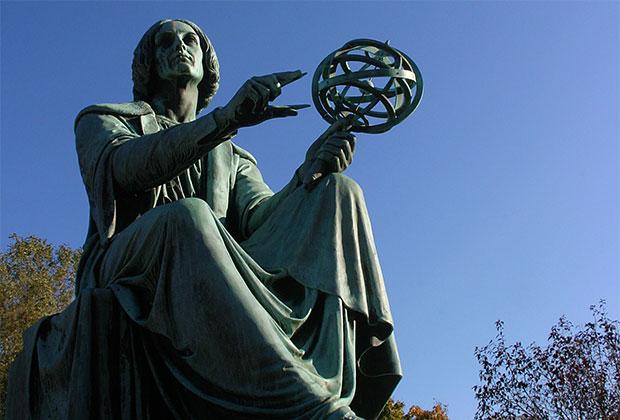 Monument to Nicholas Copernicus.